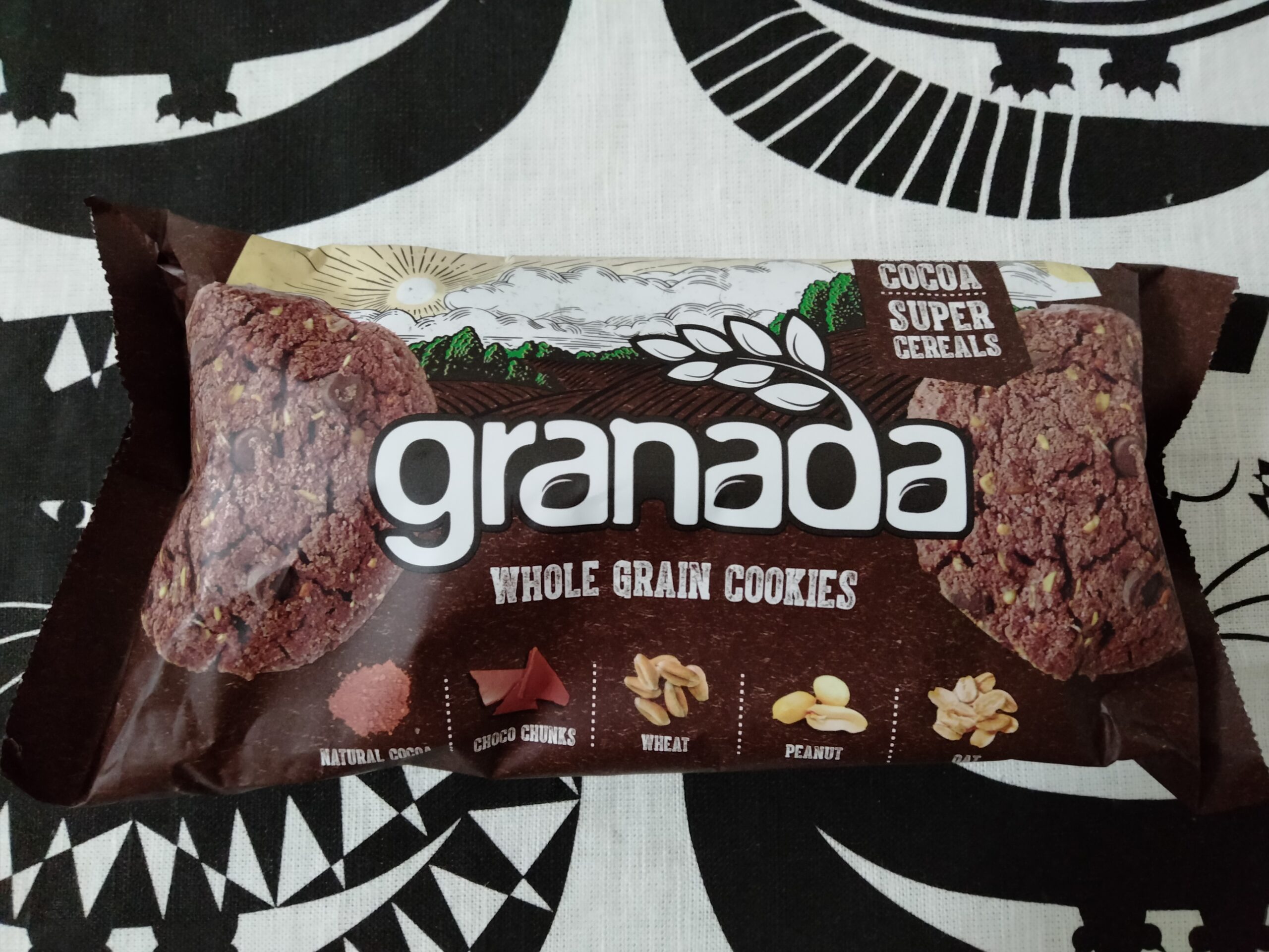 グラナダのクランチココア Granada Whole Grain Cookies ￥270